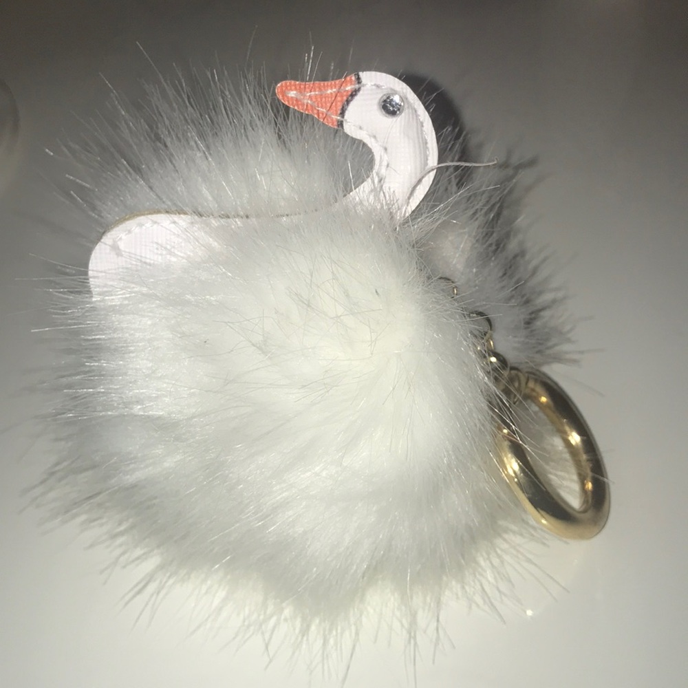 Swan keychain 🦢